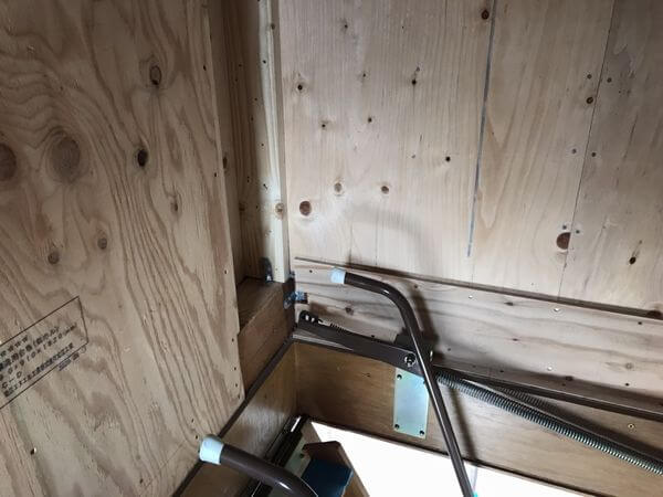 耐震の写真　鋼製火打ち